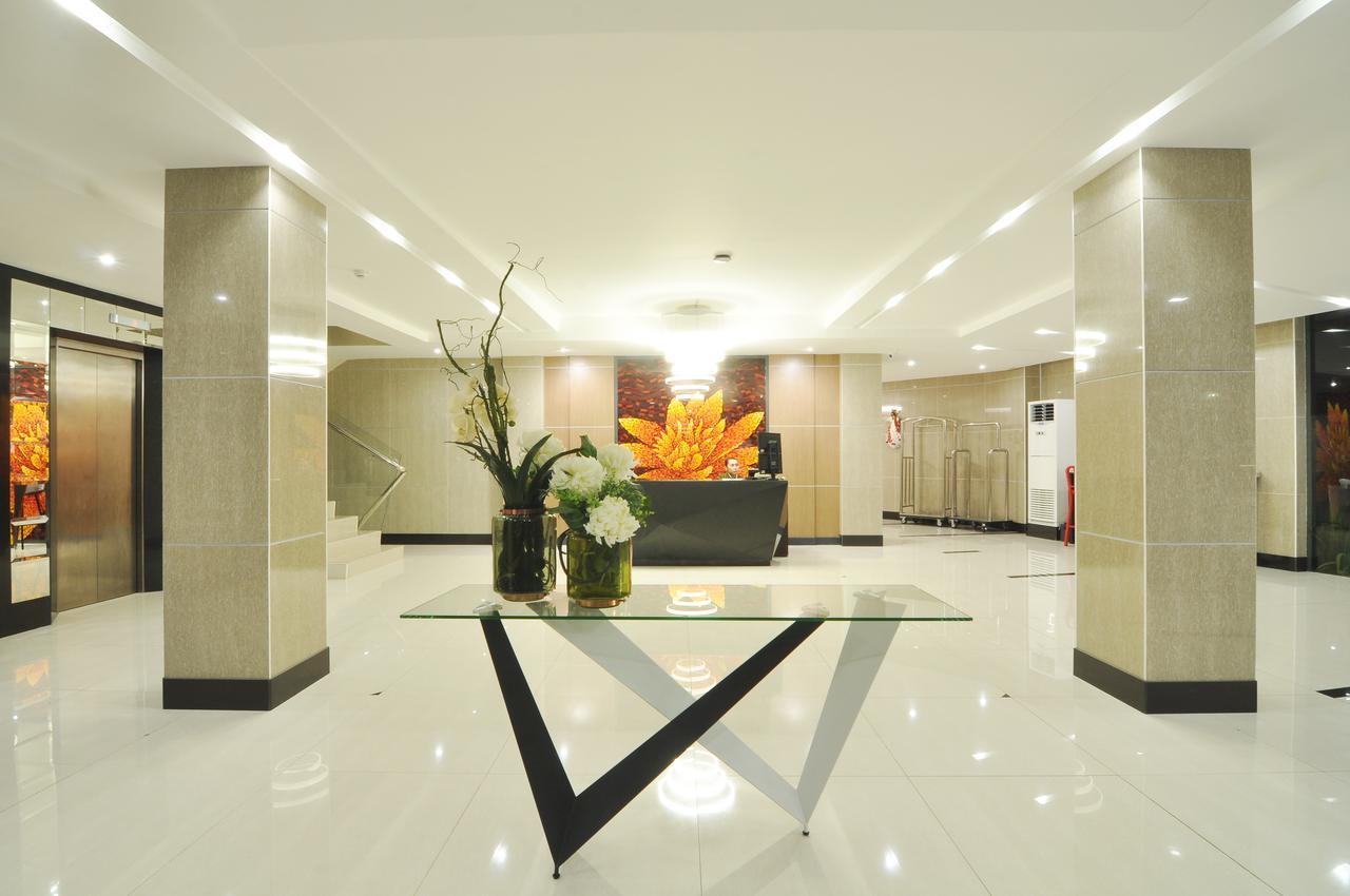 717 Cesar Place Hotel Тагбиларан Экстерьер фото